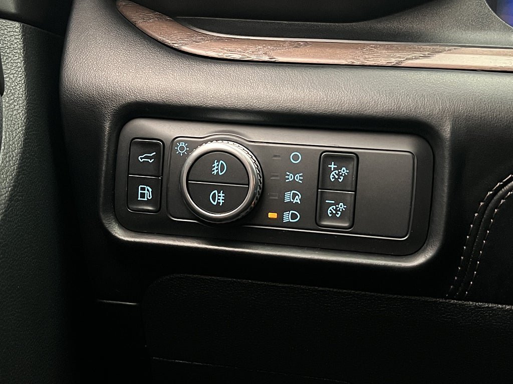 Vehicle Image 32