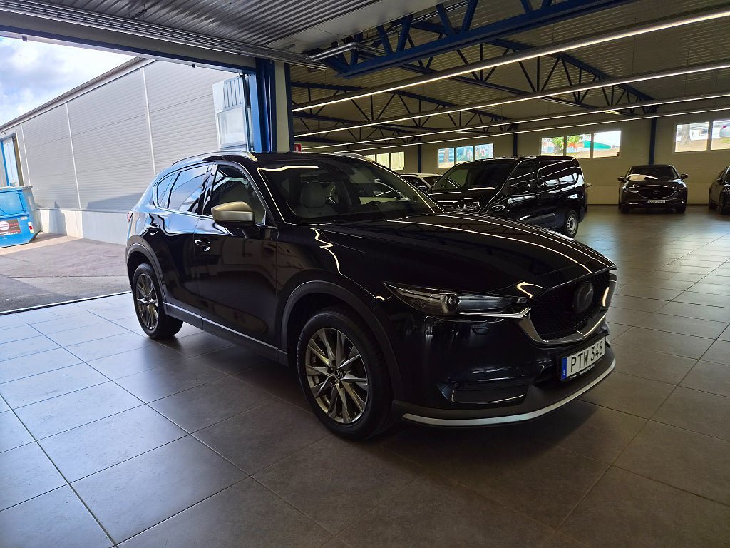 Vehicle Image 6