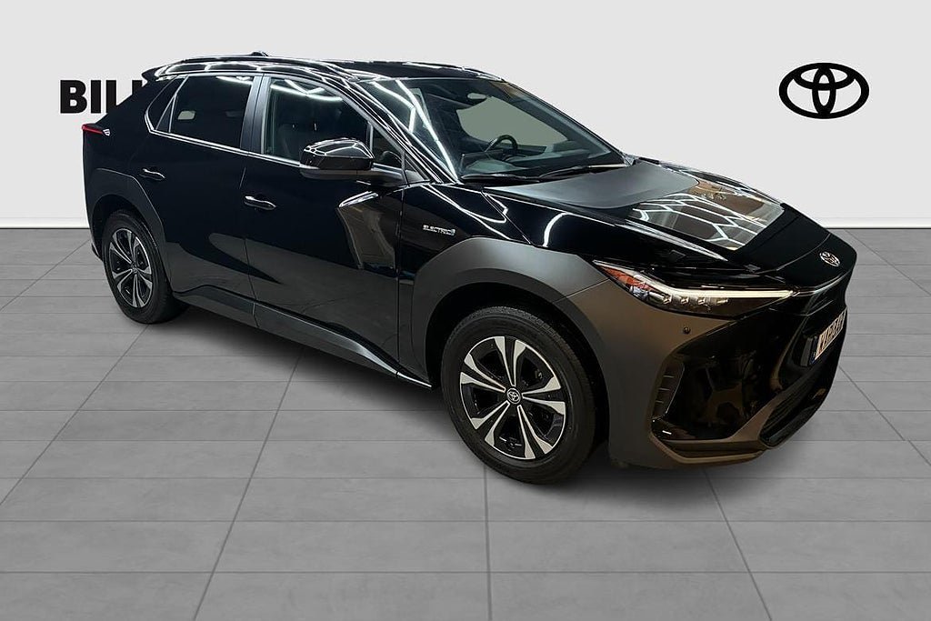 Vehicle Image 6