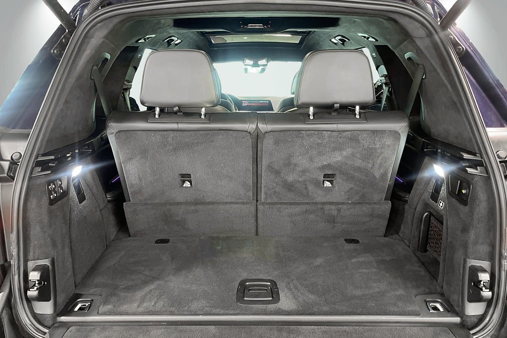 Vehicle Image 32