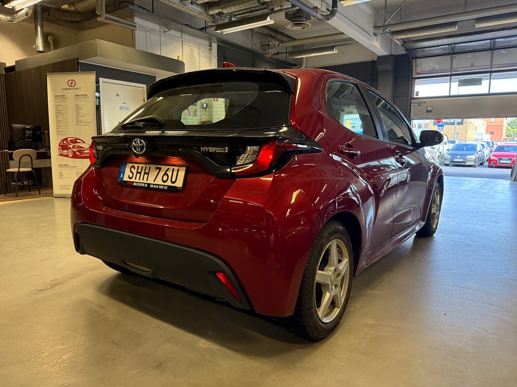 Vehicle Image 5