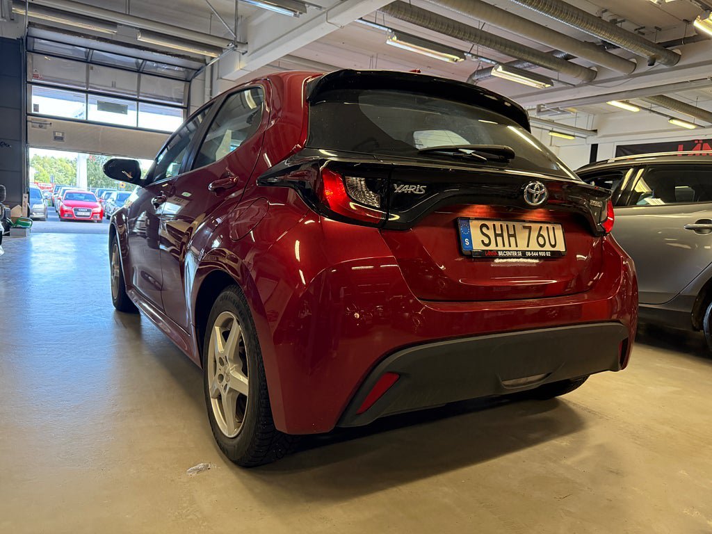 Vehicle Image 7
