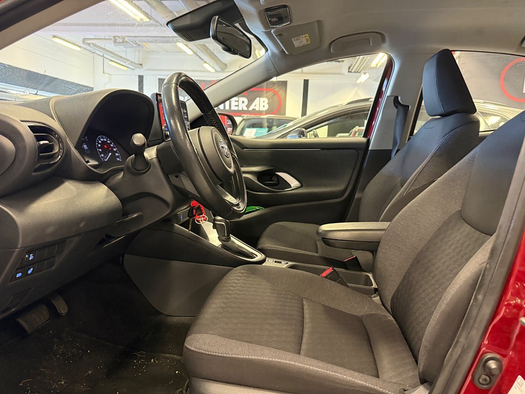 Vehicle Image 9