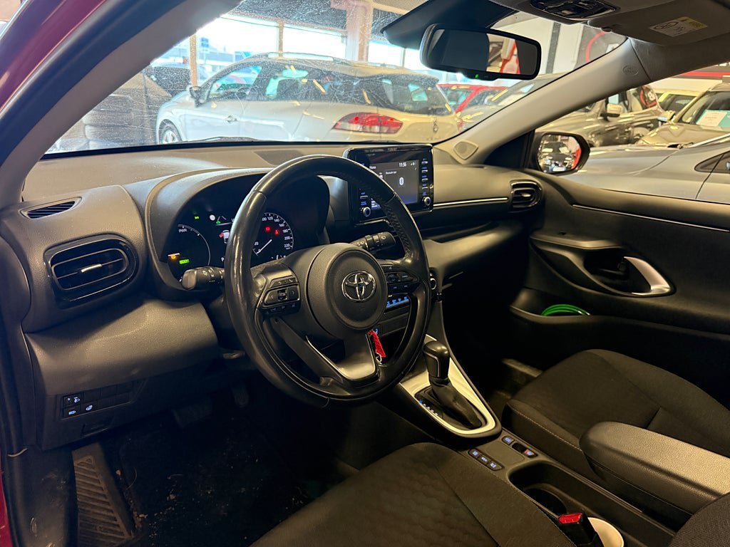 Vehicle Image 11