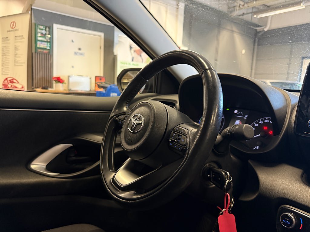Vehicle Image 15