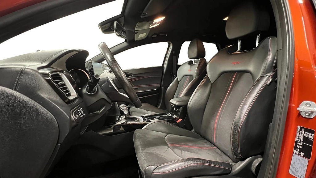 Vehicle Image 9