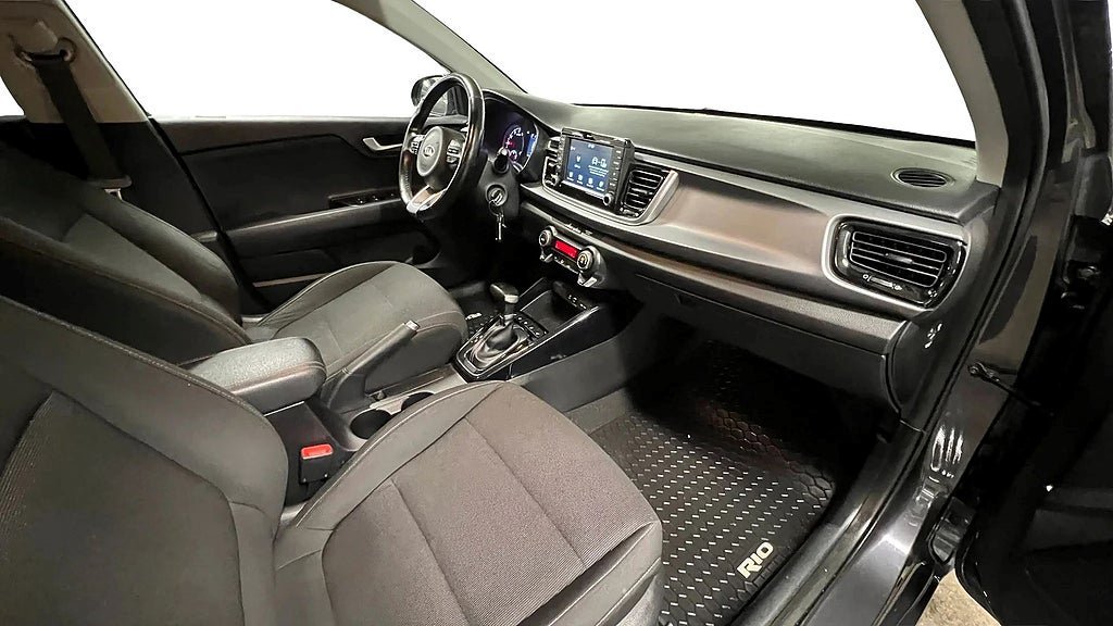 Vehicle Image 16