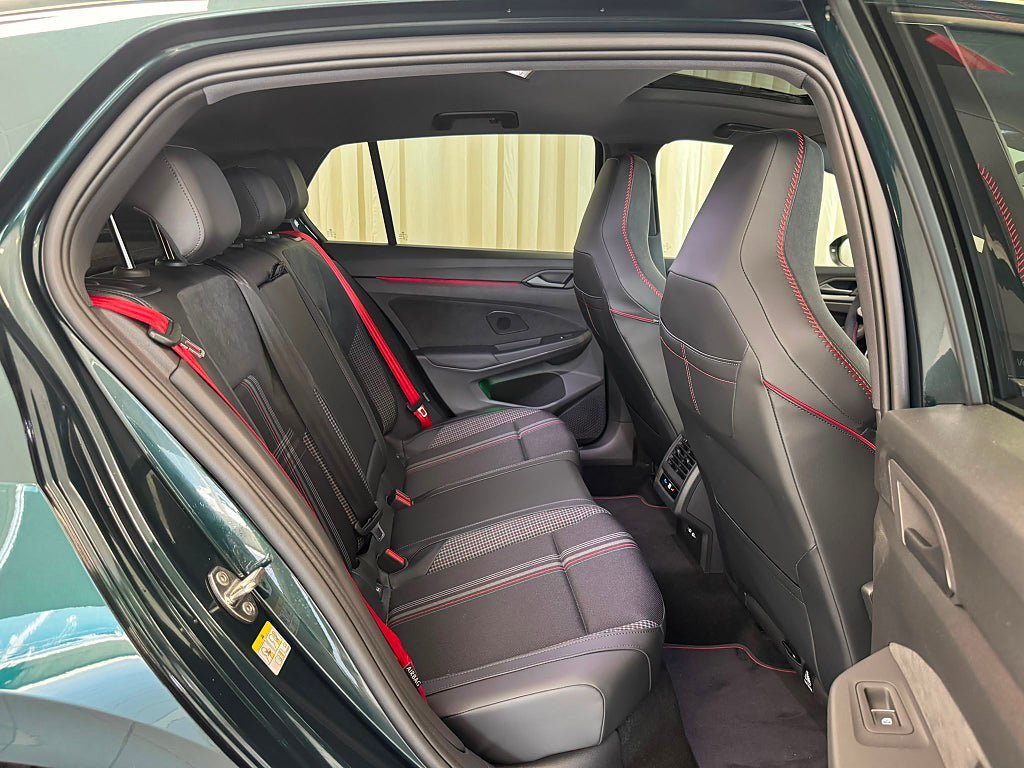 Vehicle Image 36