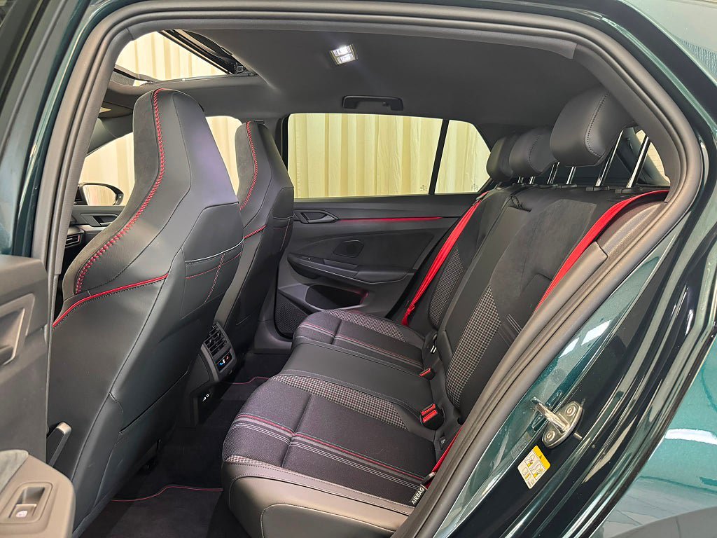 Vehicle Image 37