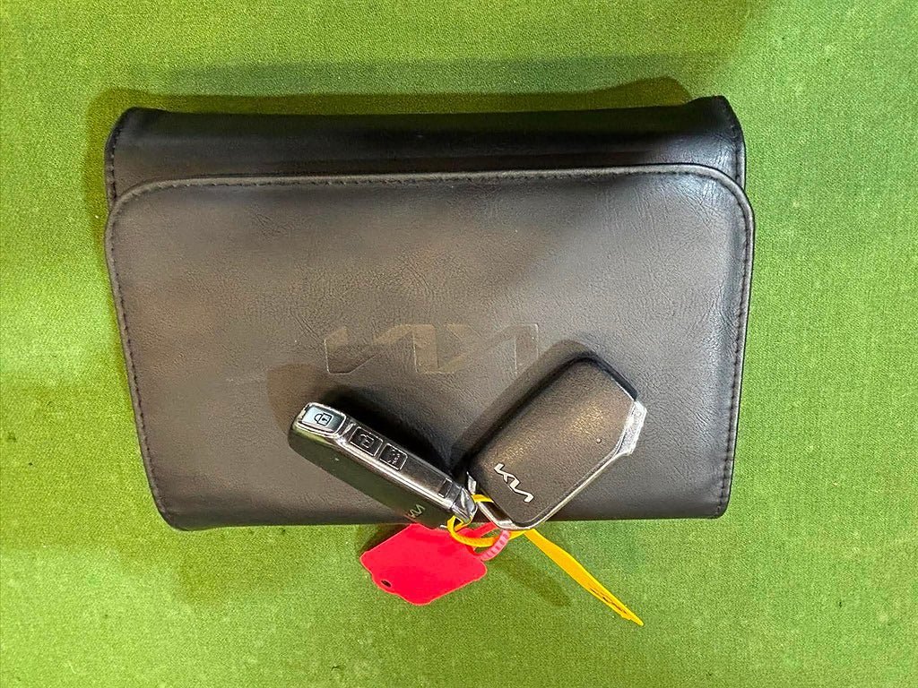 Vehicle Image 25