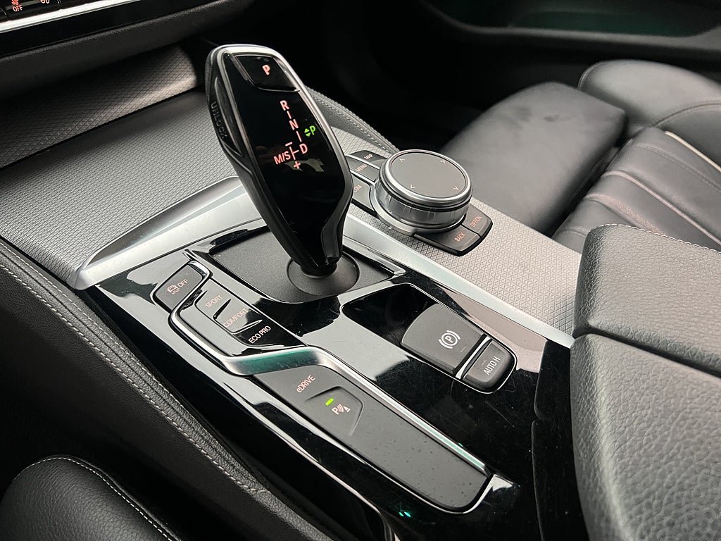 Vehicle Image 26
