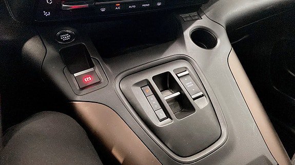 Vehicle Image 17