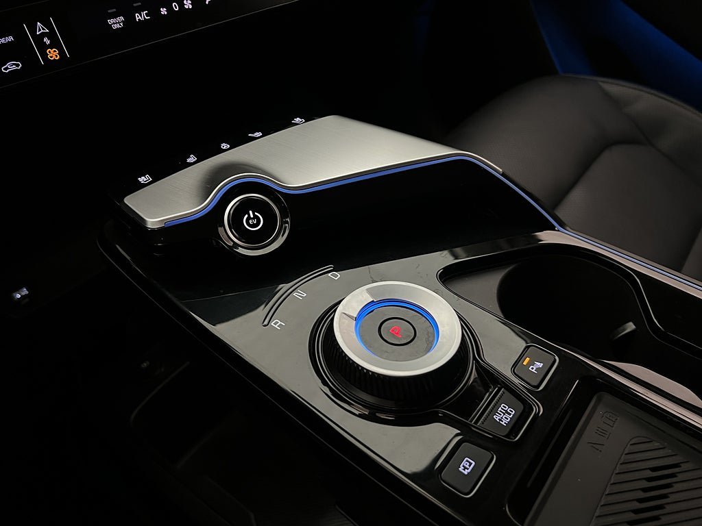 Vehicle Image 22