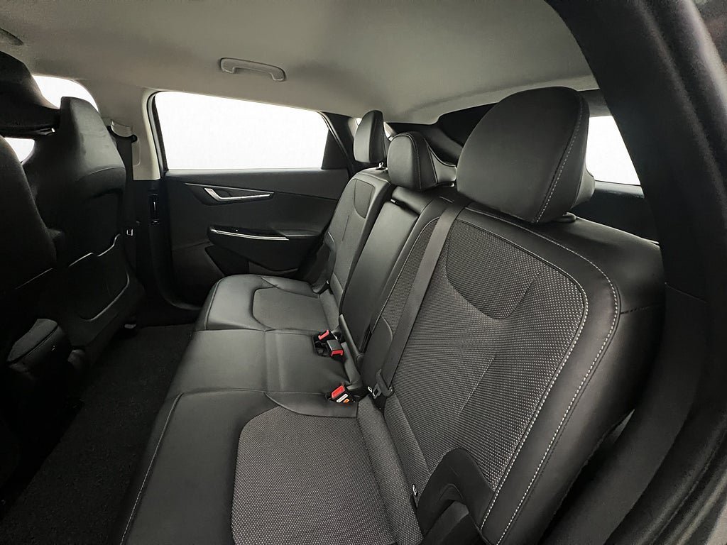 Vehicle Image 31