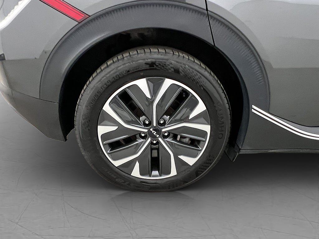 Vehicle Image 36