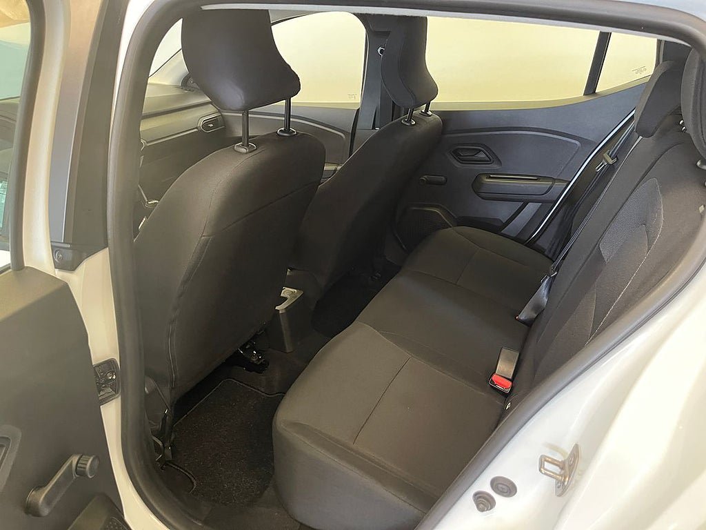 Vehicle Image 8