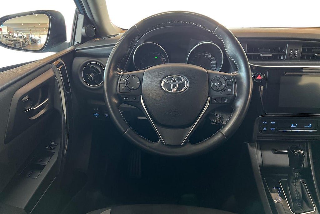 Vehicle Image 9