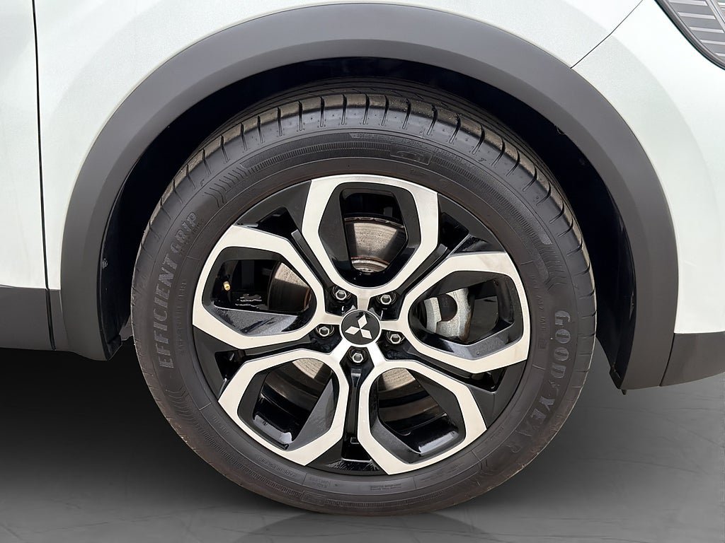 Vehicle Image 36