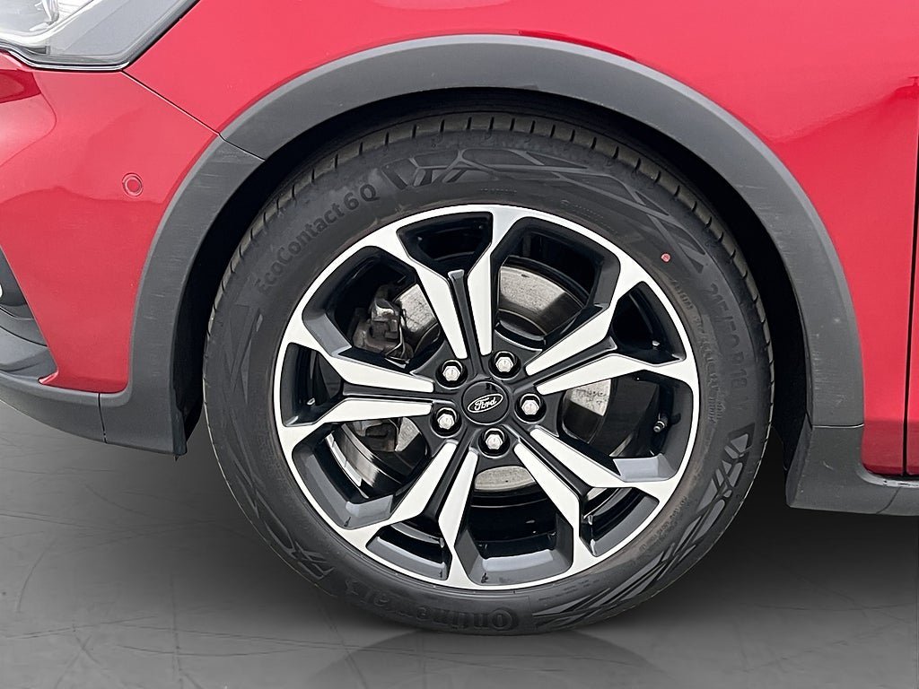 Vehicle Image 32