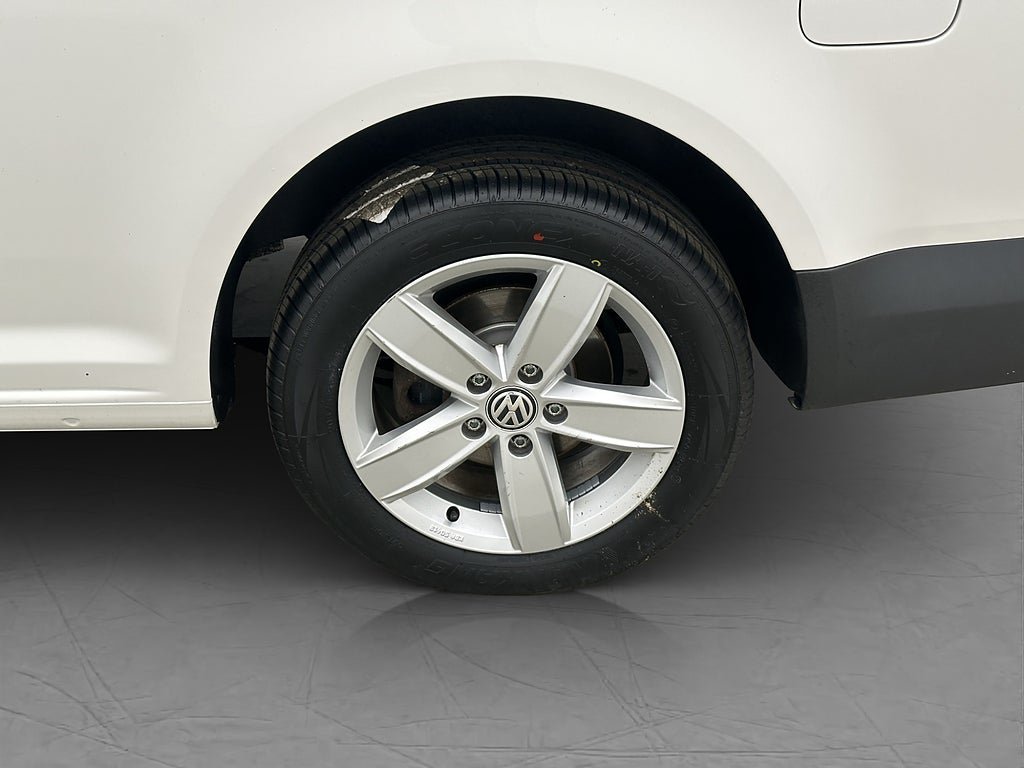 Vehicle Image 25