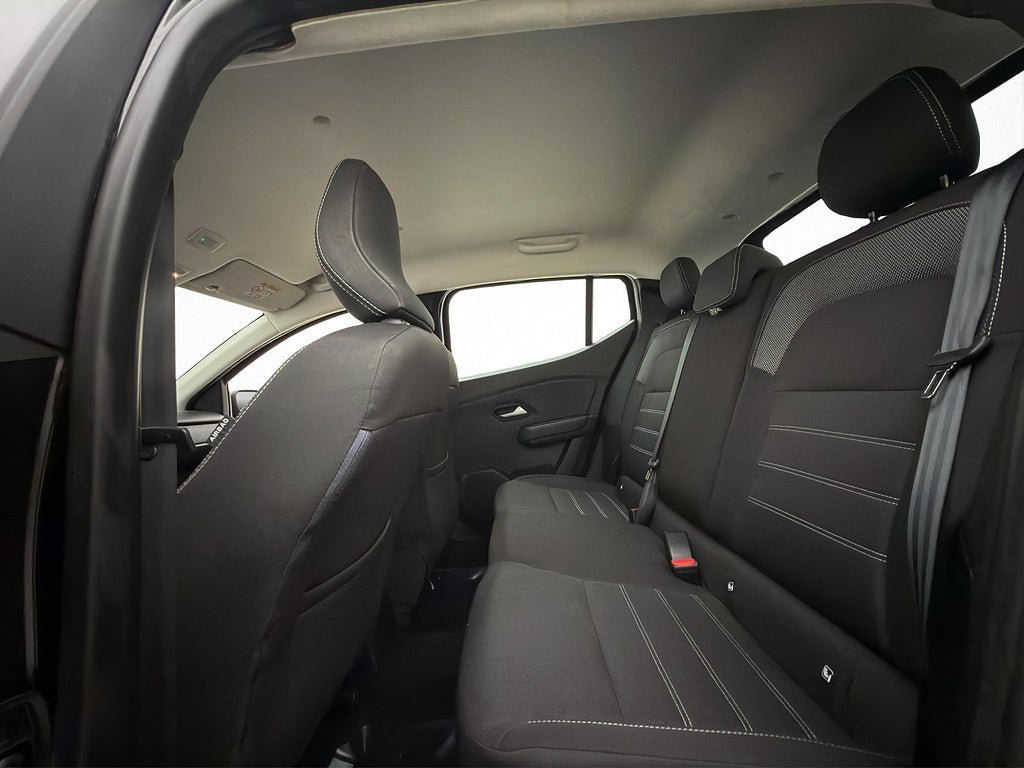 Vehicle Image 12