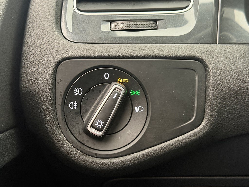 Vehicle Image 28