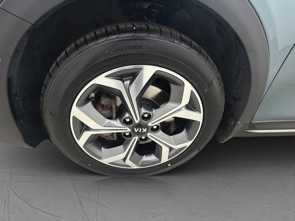 Vehicle Image 30