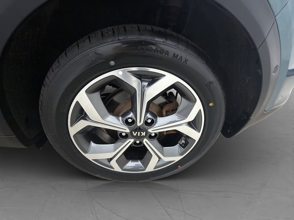 Vehicle Image 31