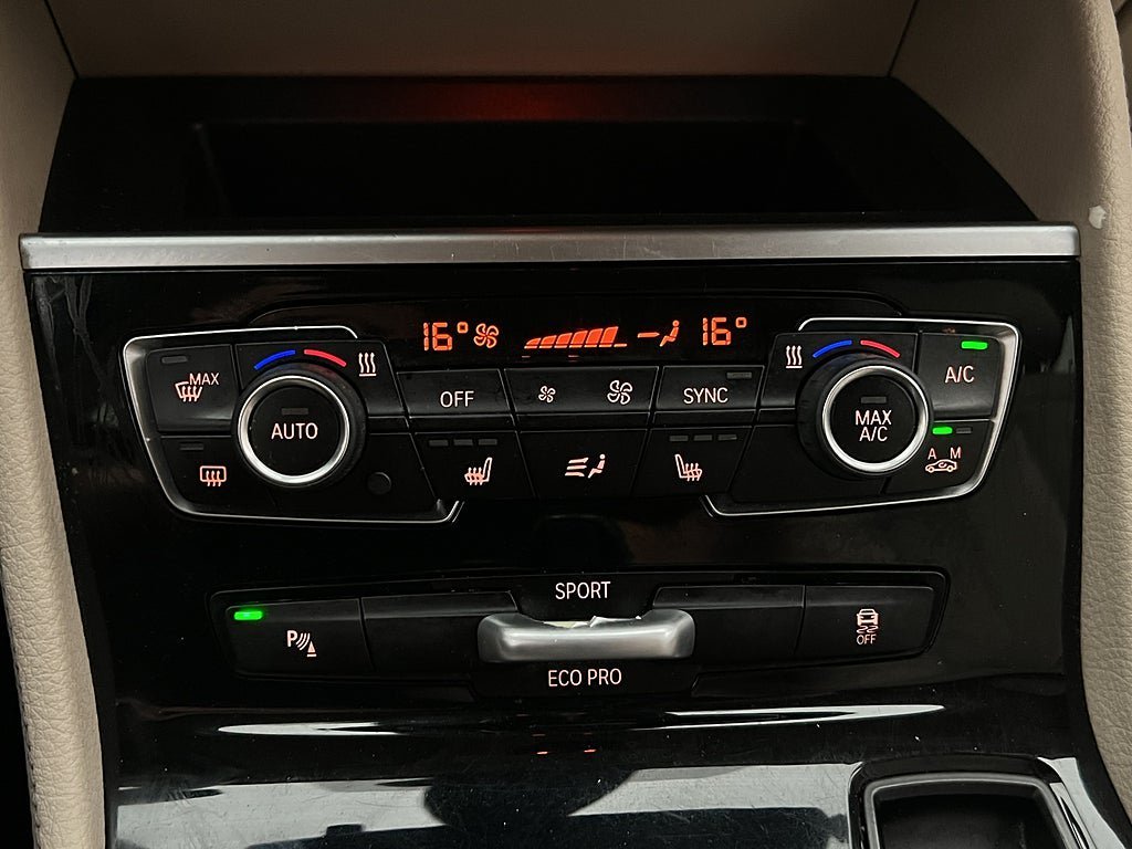 Vehicle Image 27
