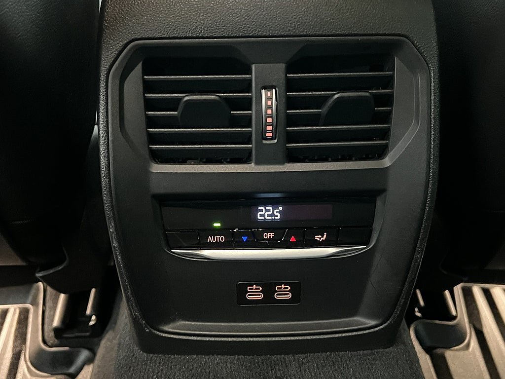 Vehicle Image 29