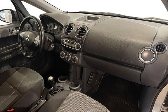 Vehicle Image 14