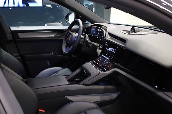 Vehicle Image 29