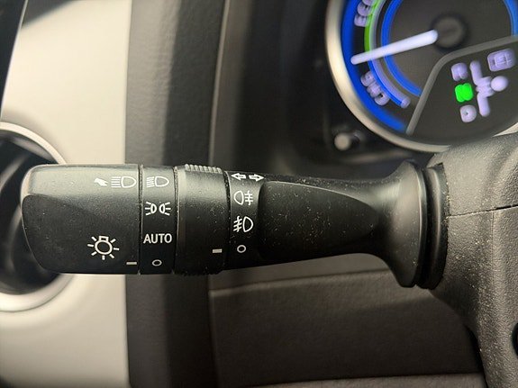Vehicle Image 25