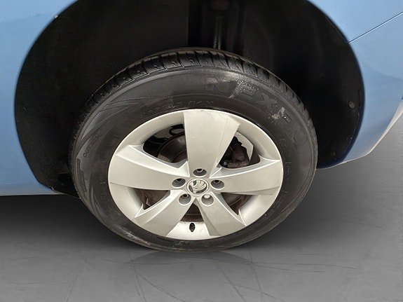 Vehicle Image 25