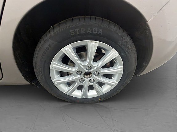 Vehicle Image 28