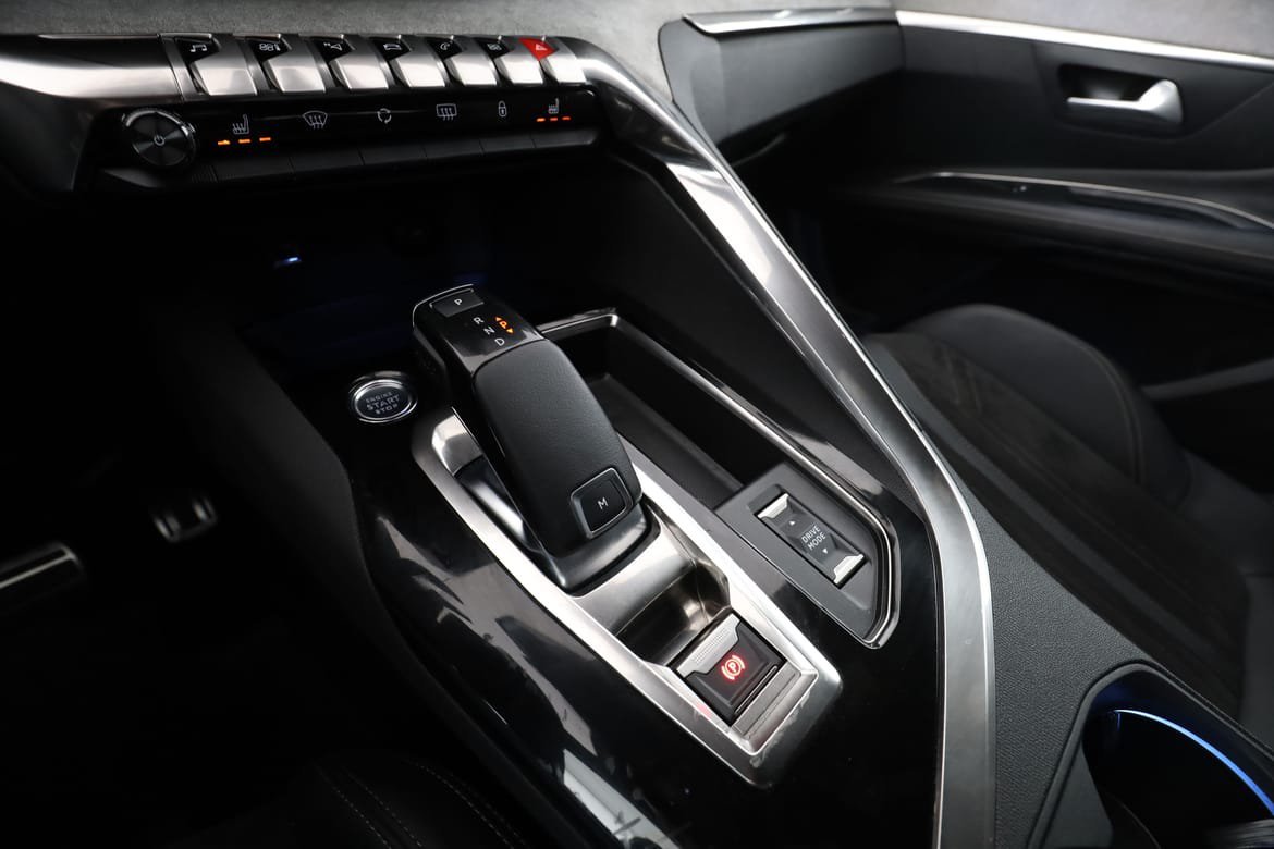 Vehicle Image 25