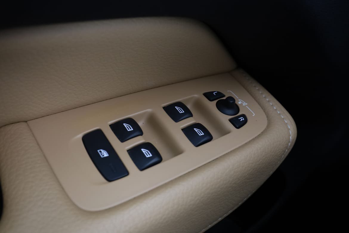 Vehicle Image 38