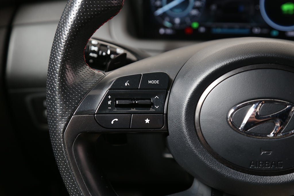 Vehicle Image 16