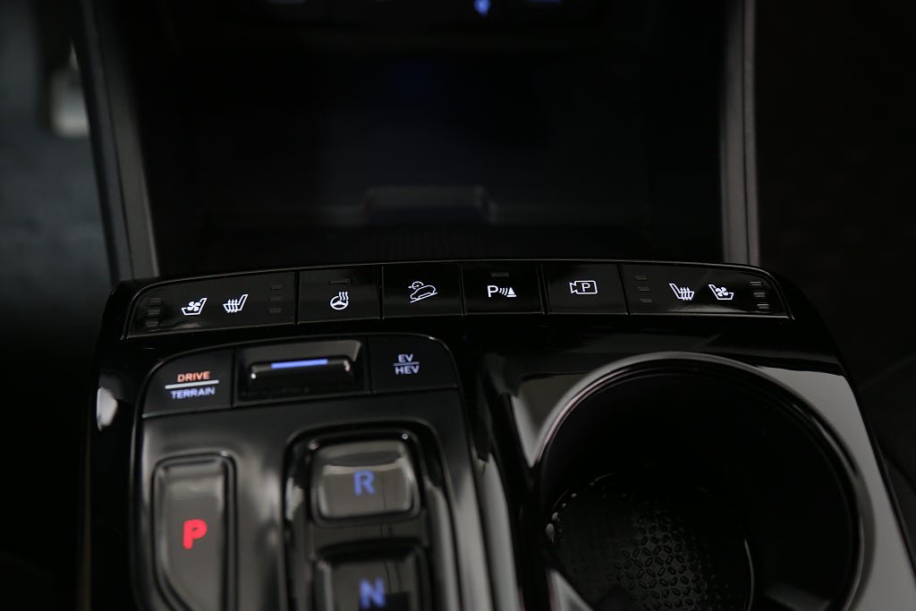Vehicle Image 25