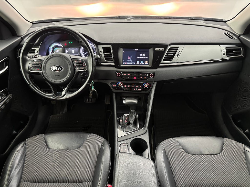 Vehicle Image 18