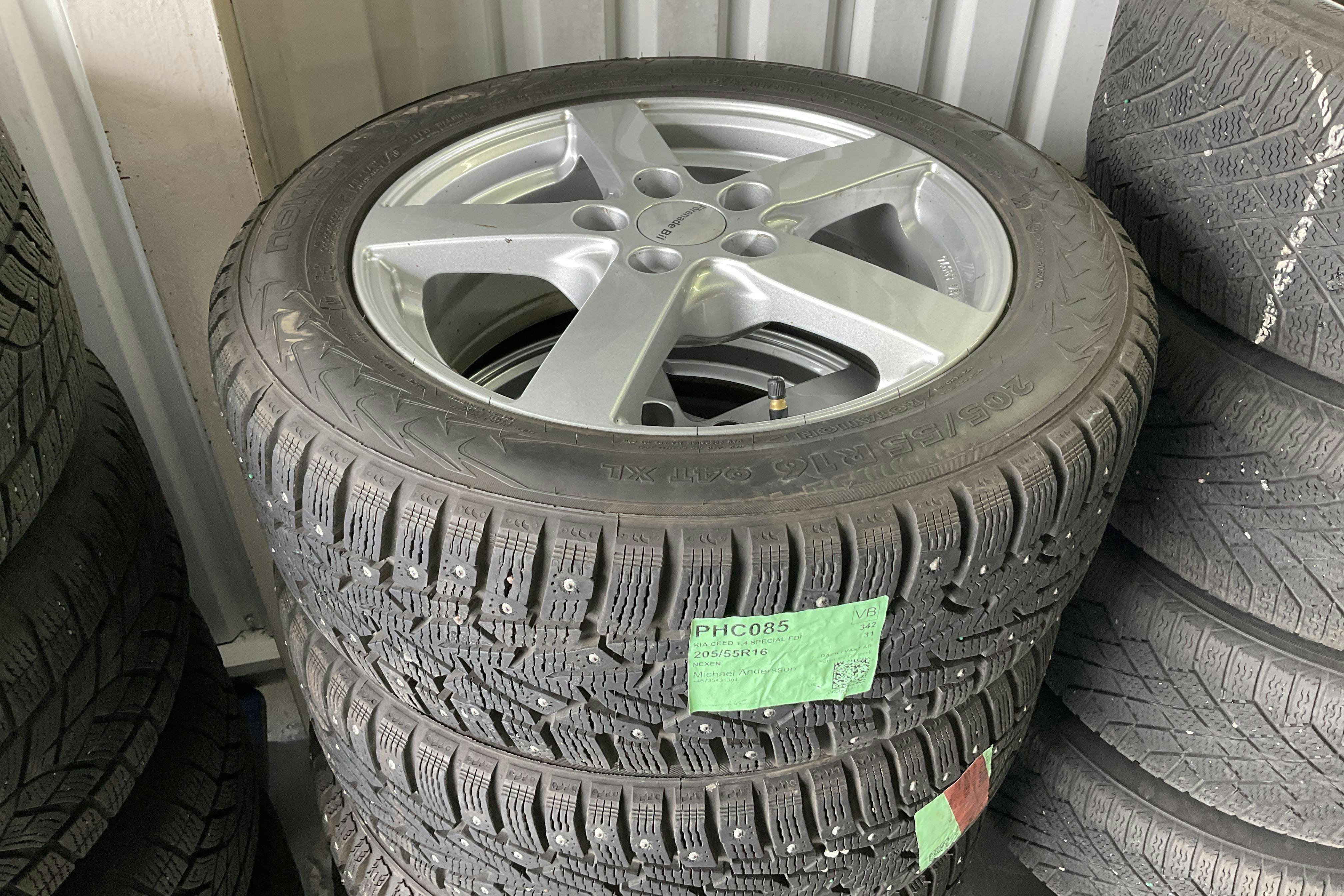 Vehicle Image 11