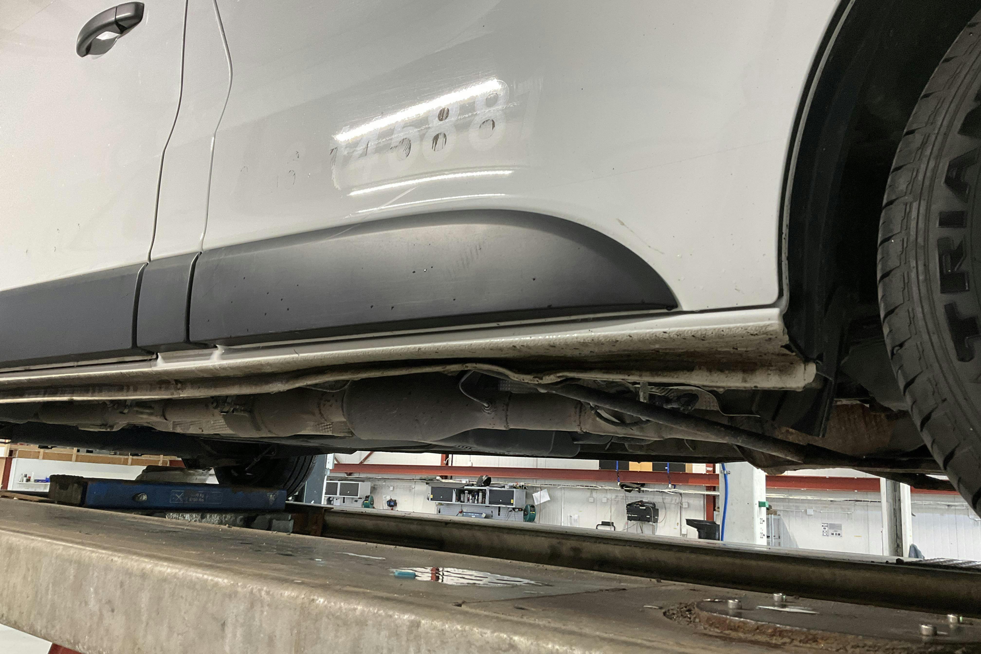 Vehicle Image 16