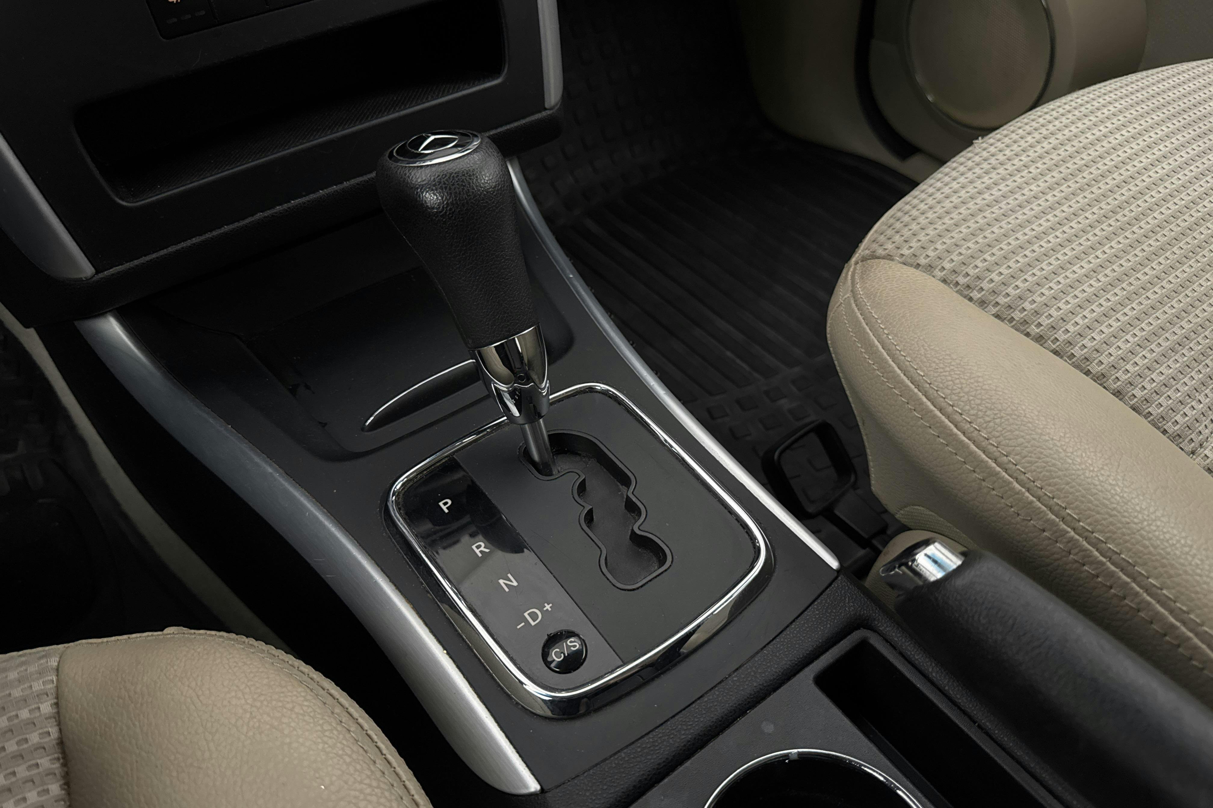 Vehicle Image 12
