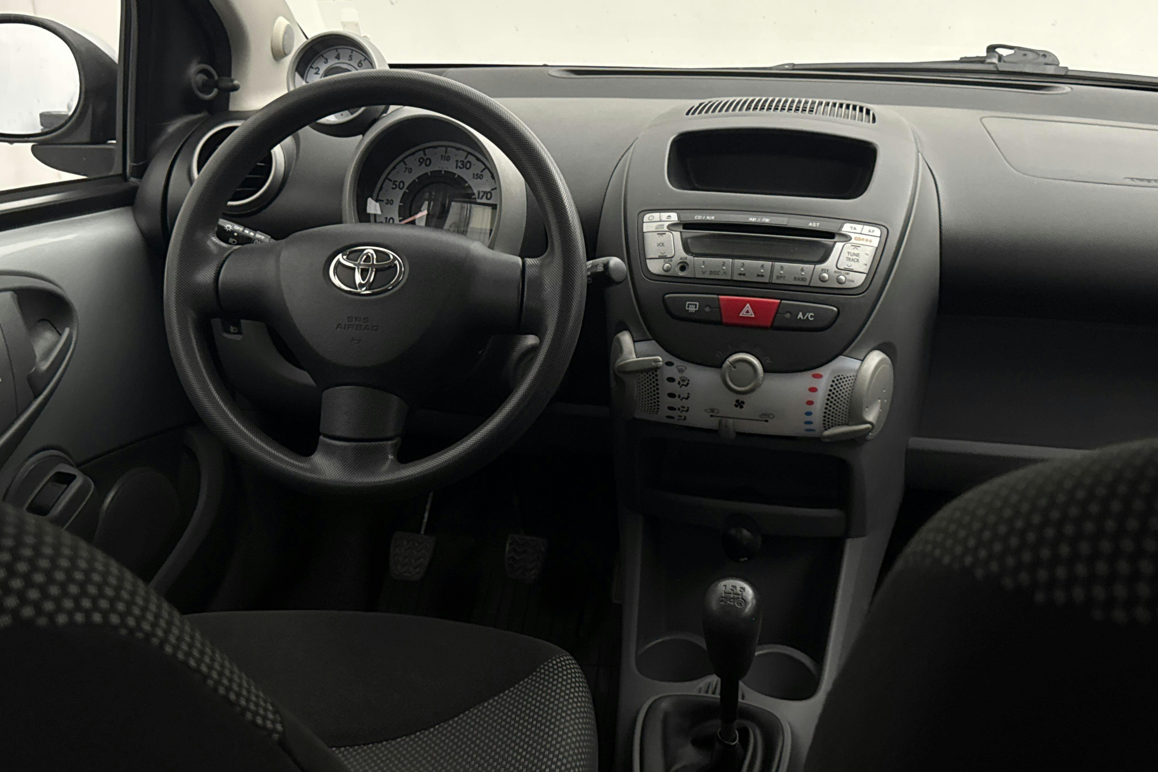Vehicle Image 12
