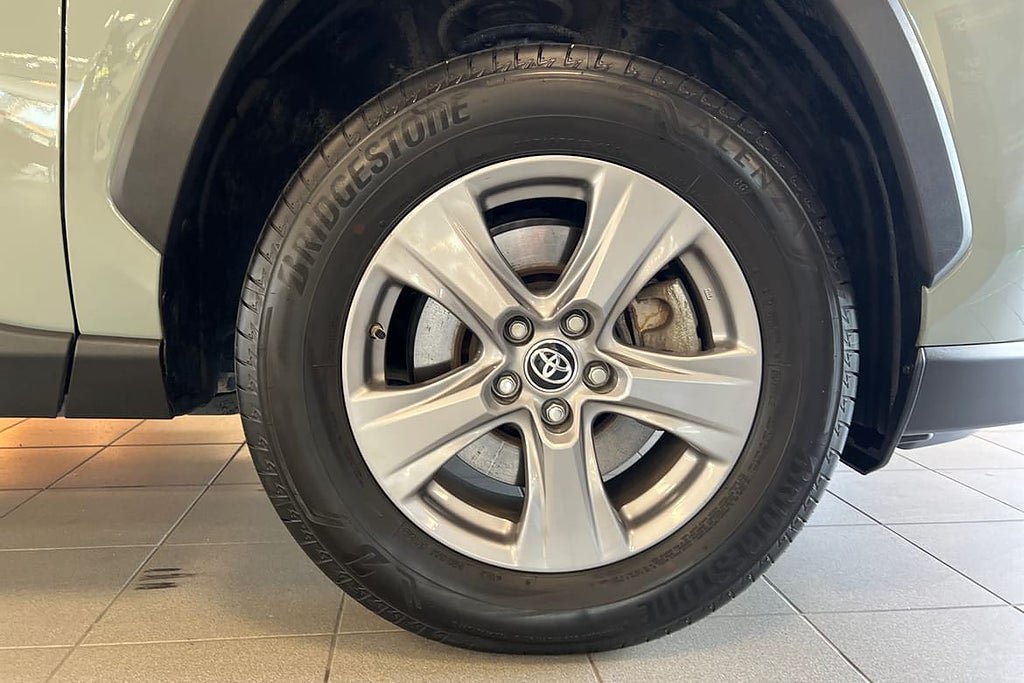 Vehicle Image 17
