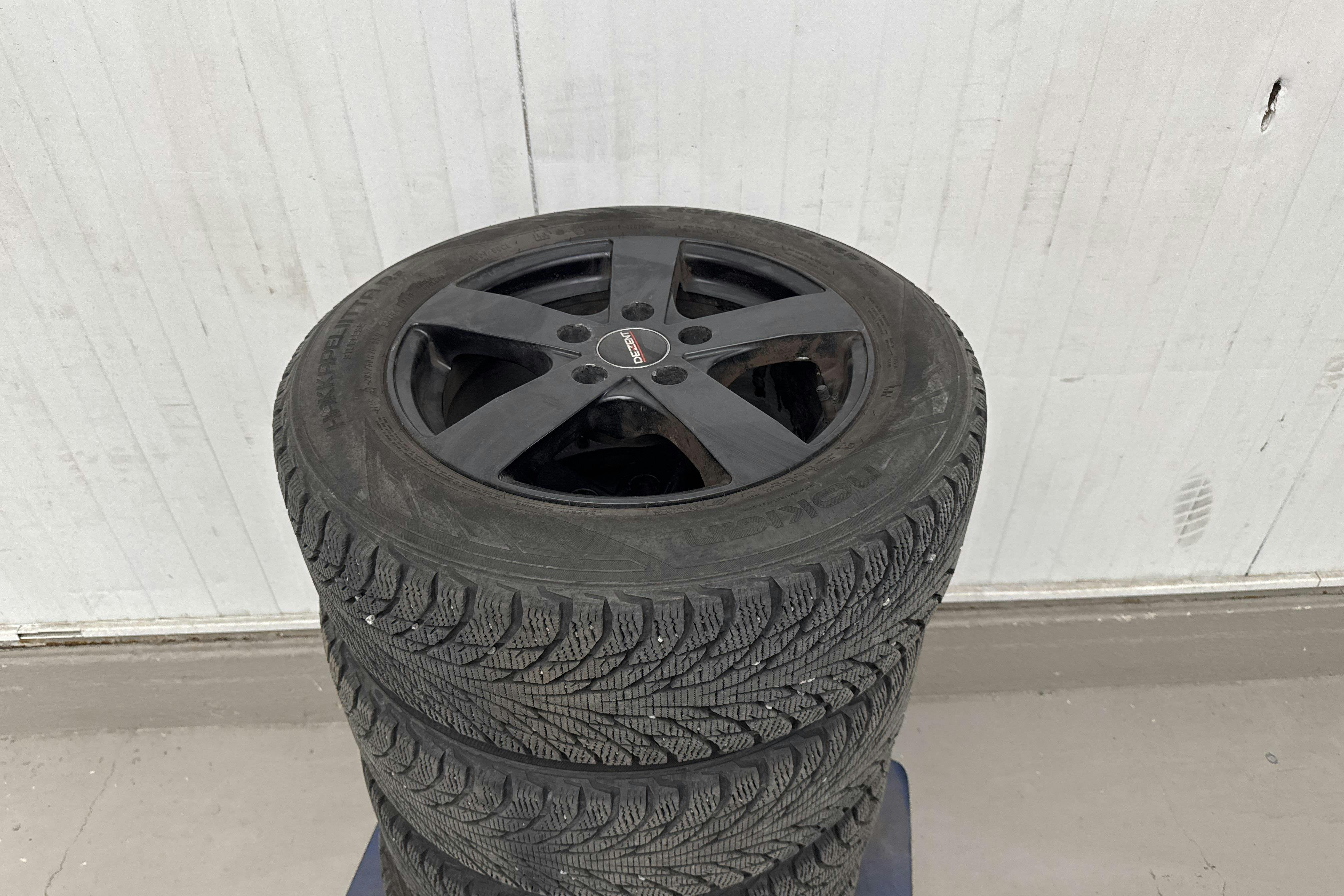Vehicle Image 16