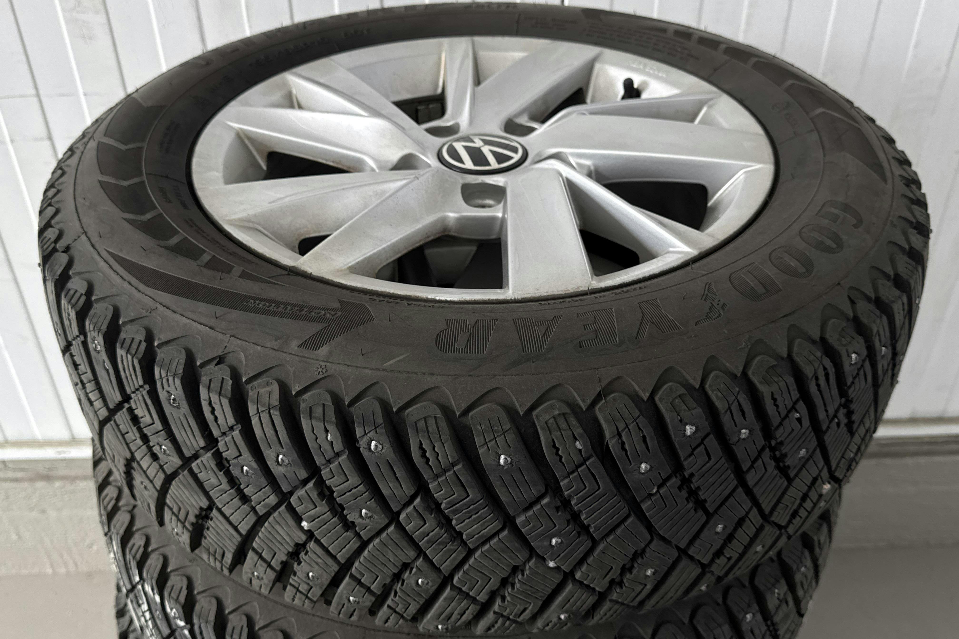 Vehicle Image 15