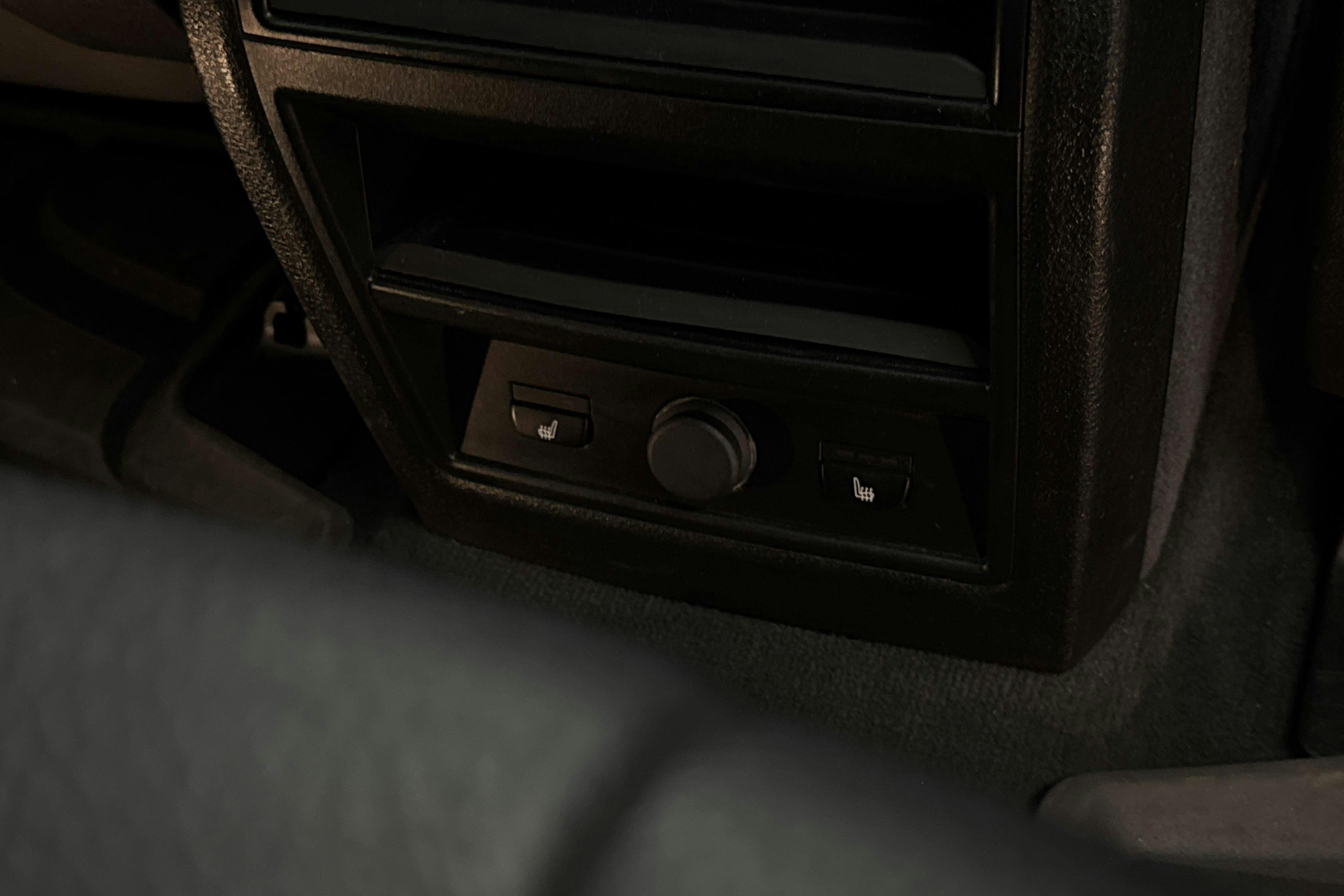 Vehicle Image 23
