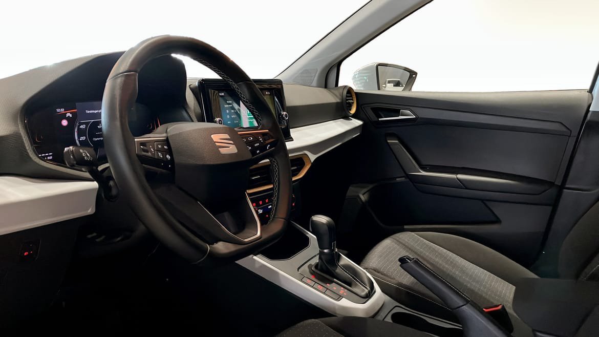 Vehicle Image 7