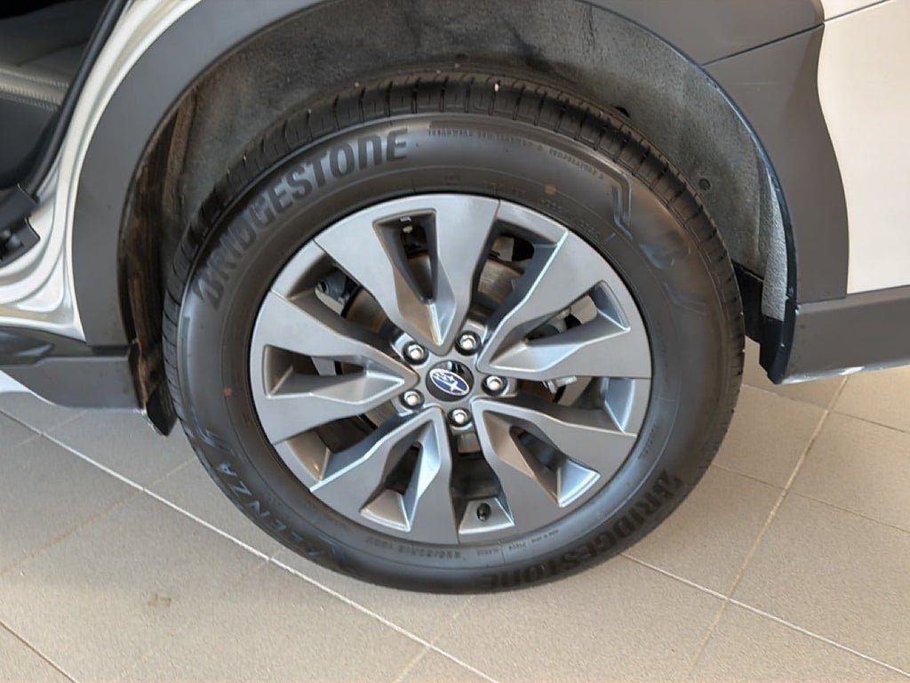 Vehicle Image 17